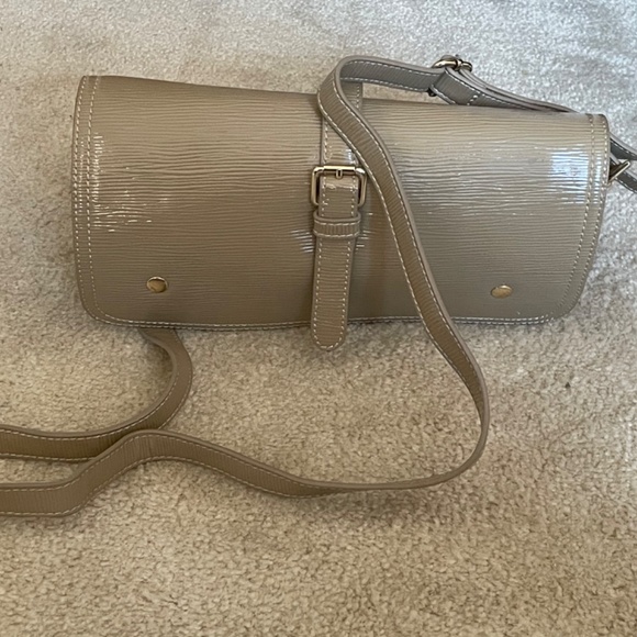 Clutch - Picture 3 of 4